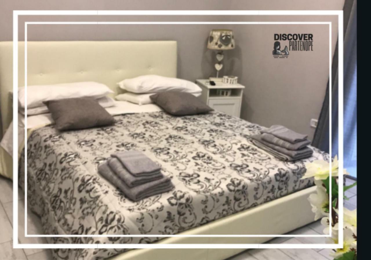 Discover Partenope Наполи Екстериор снимка